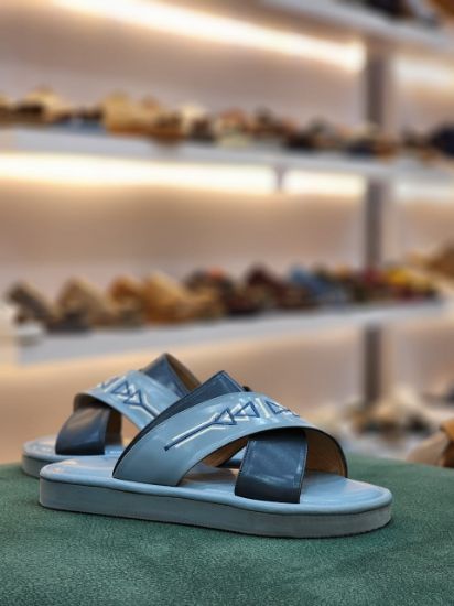 صورة شرقي اكس مطرز